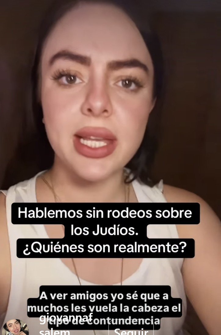 Niega holocausto