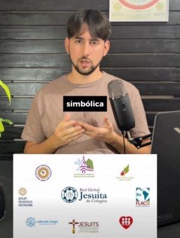 Usuario que difunde ideas antisemitas de manera masiva